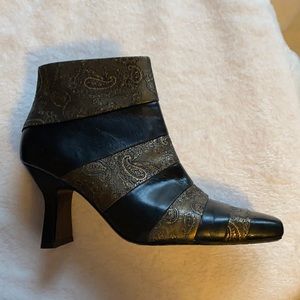 Mono & Franco leather healed boots